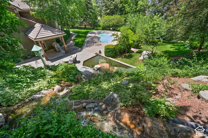 Upper view to lower yard.