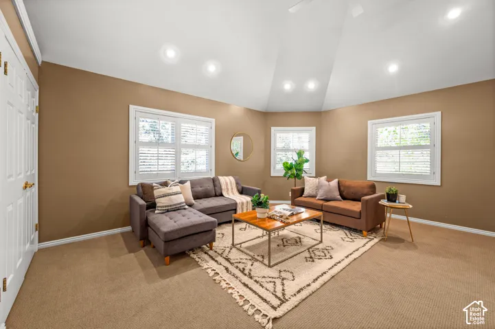 Large 5th bedroom, playroom or family room.