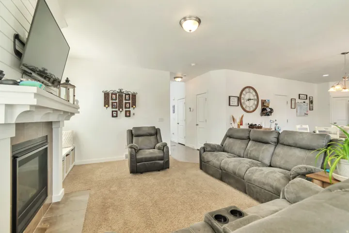 253 W Quartz Rd, Tooele, Utah 84074