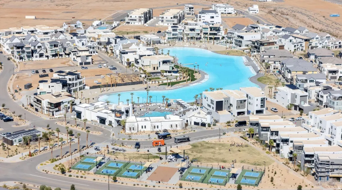 Desert Color Amenities