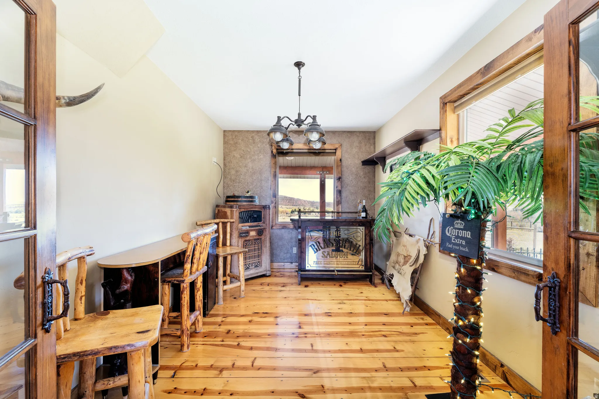 Multiple uses, den or office space with French doors