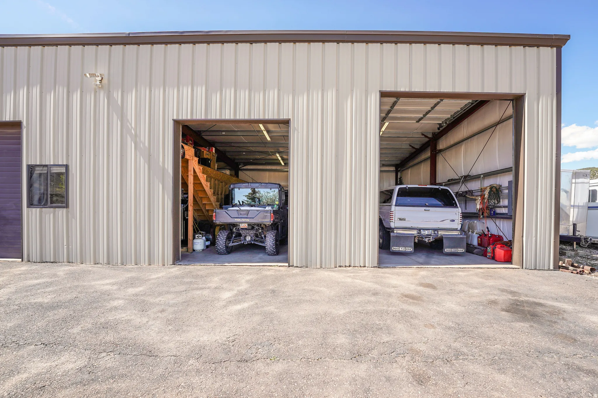 Shop with 5 bay doors