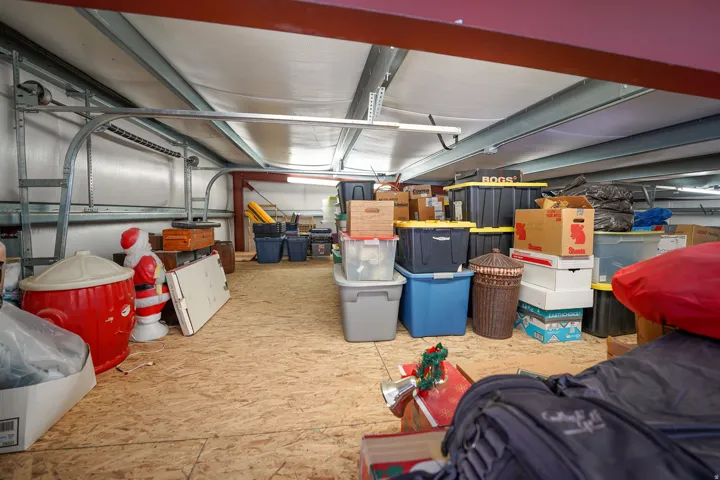 Second story in shop