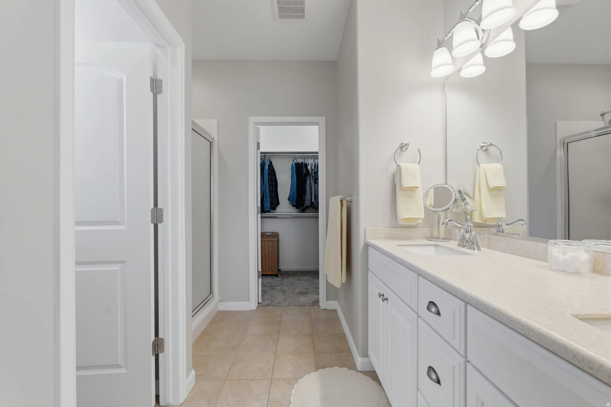 Primary bathroom: DUAL vanity
