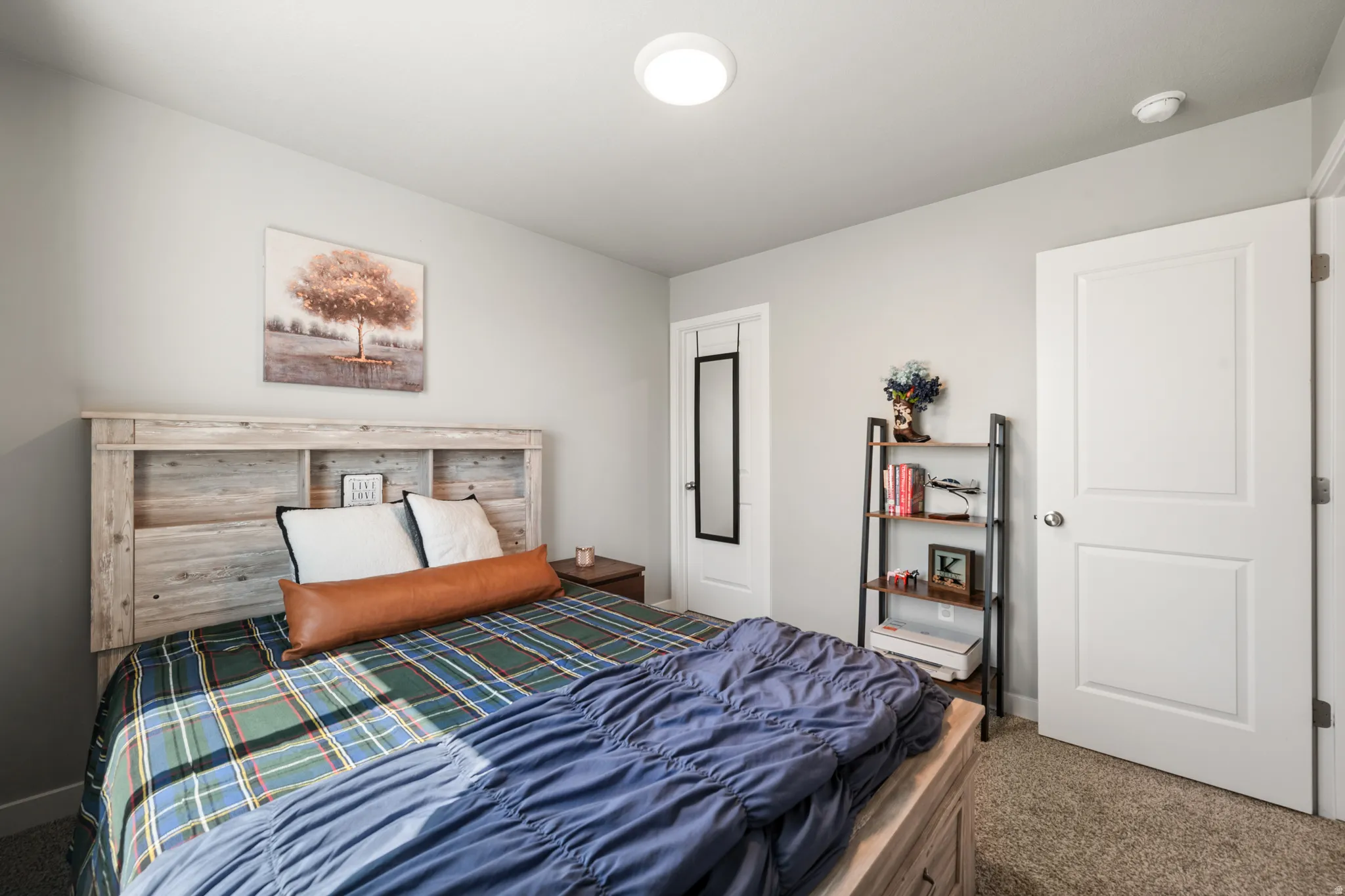 Extra room with walk-in closet