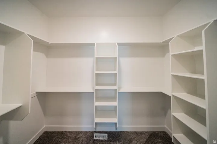 Walk in closet