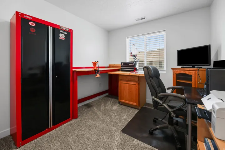 2792 N Fighting Falcon St, Layton, Utah 84040