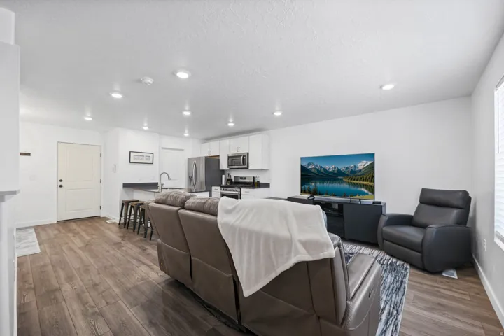 2792 N Fighting Falcon St, Layton, Utah 84040