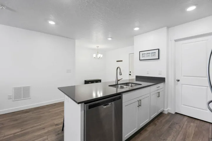 2792 N Fighting Falcon St, Layton, Utah 84040