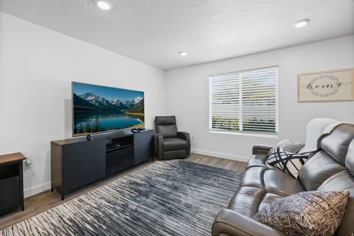 2792 N Fighting Falcon St, Layton, Utah 84040