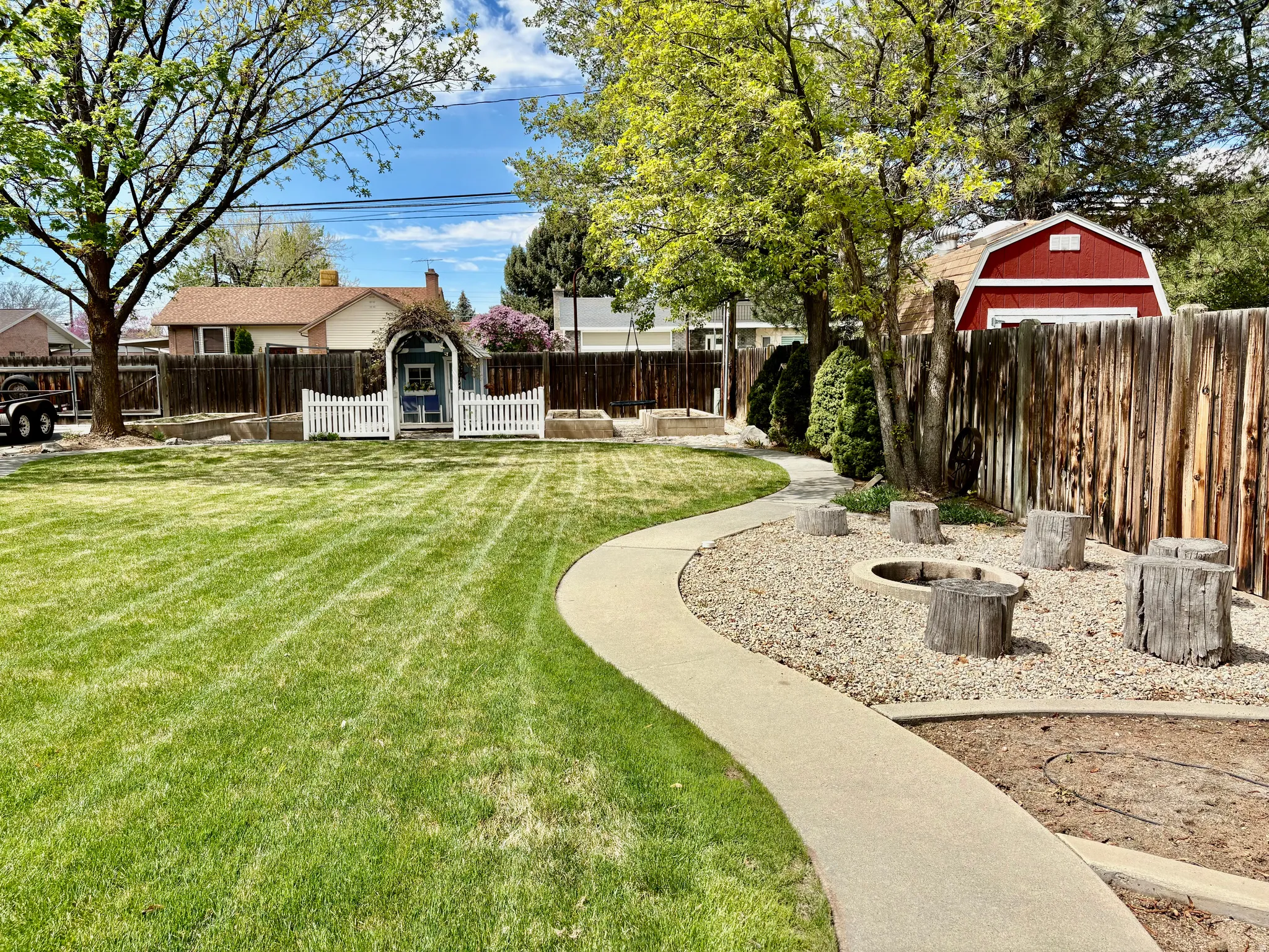 Backyard & Fire Pit