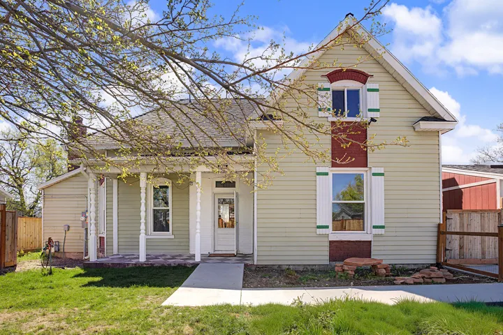 View of front of house with a porch