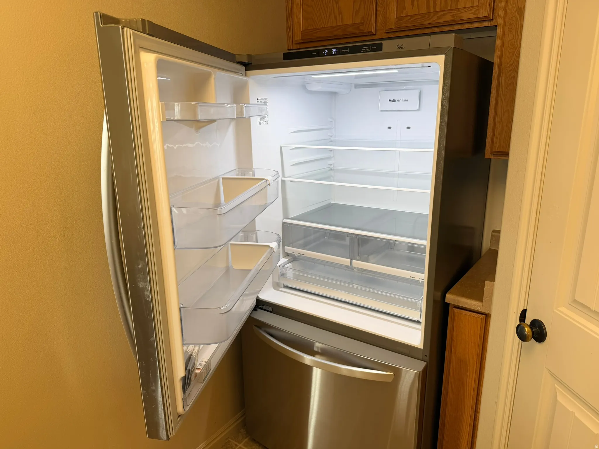 Very nice LG fridge, included.