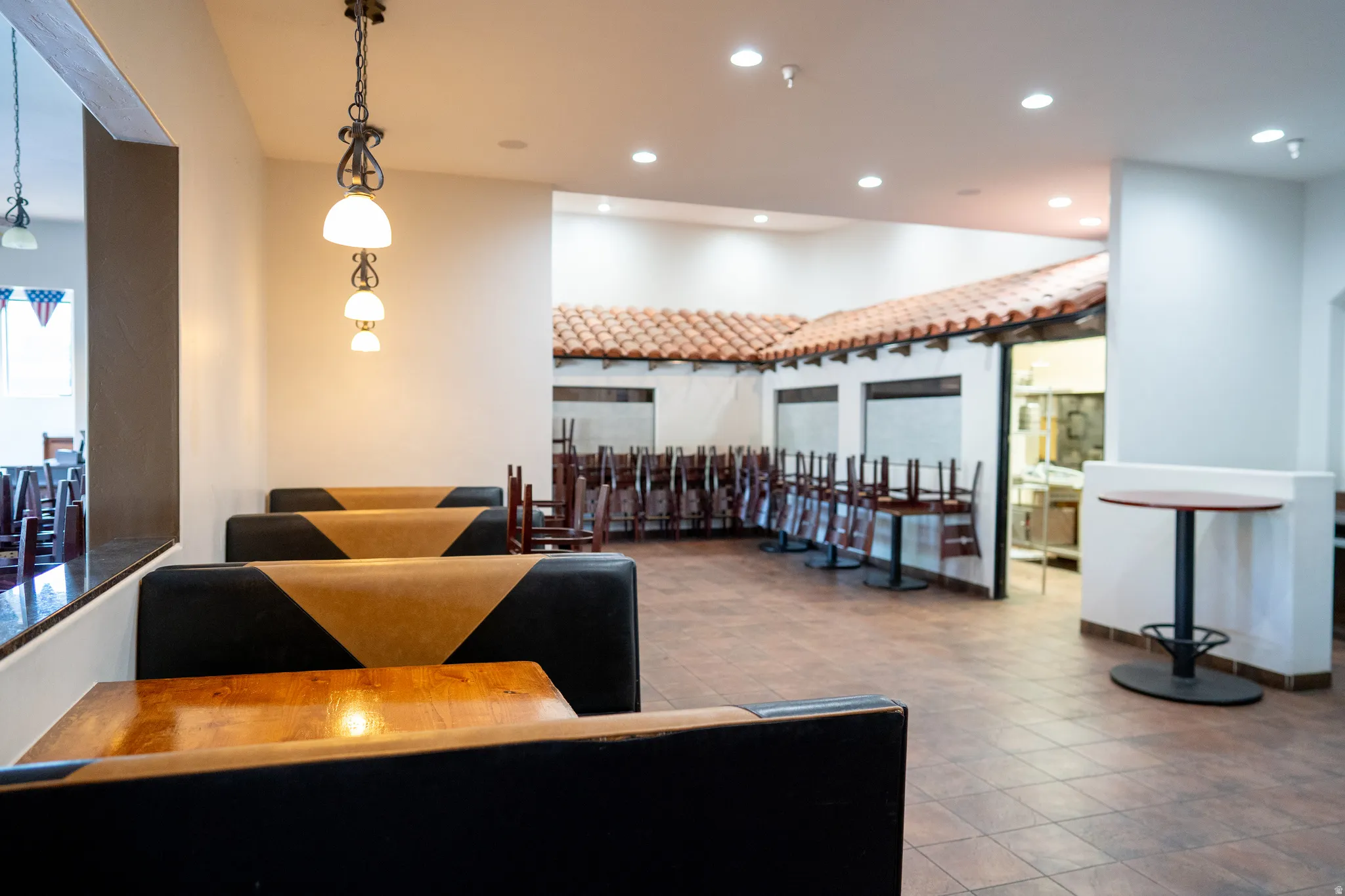 Community lobby featuring recessed lighting