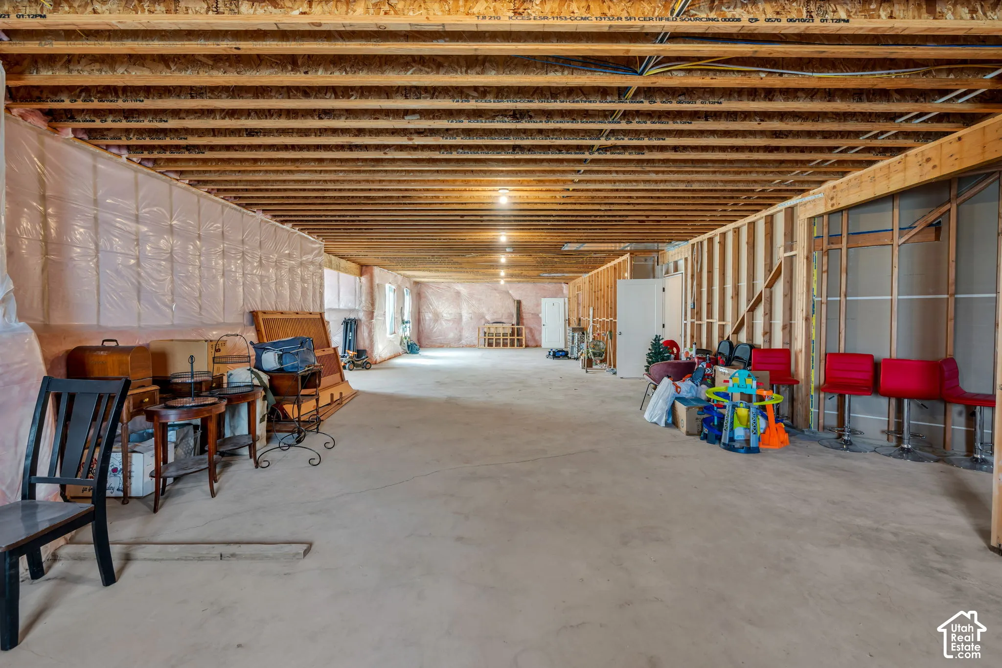 Full unfinished basement