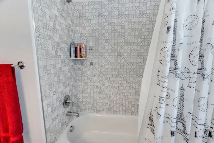 Full family bath