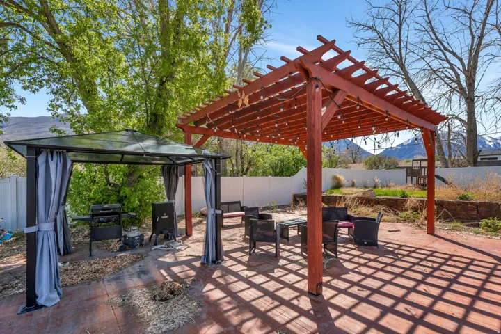 Large entertaining space
