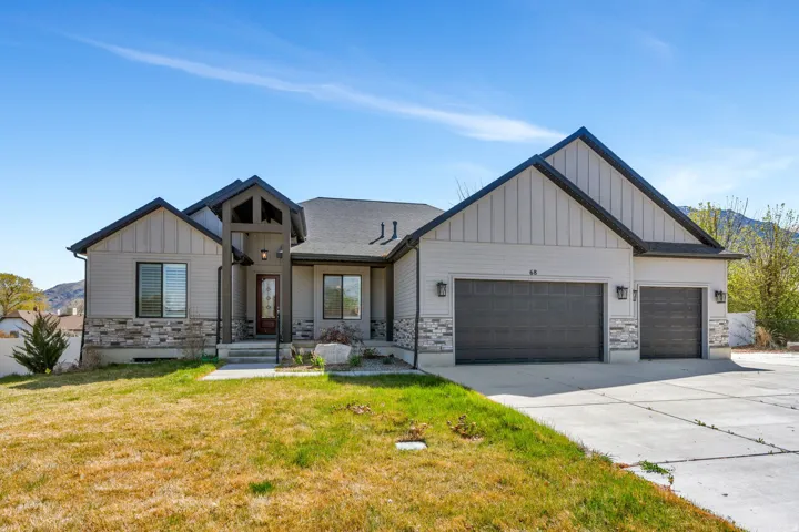 Beautiful Santaquin home on .53 acres!