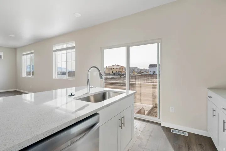 7060 N Obsidian Way, Eagle Mountain, Utah 84005