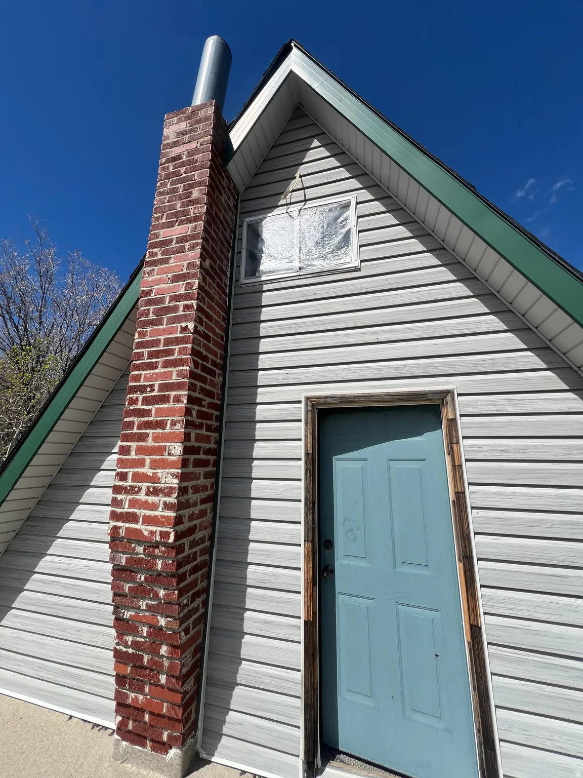 South door to 2nd level deck
