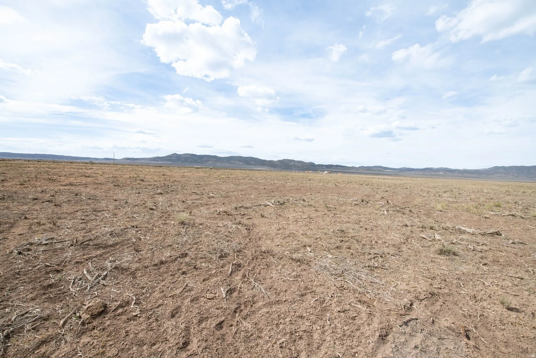View of nature with mountains and rural landscape