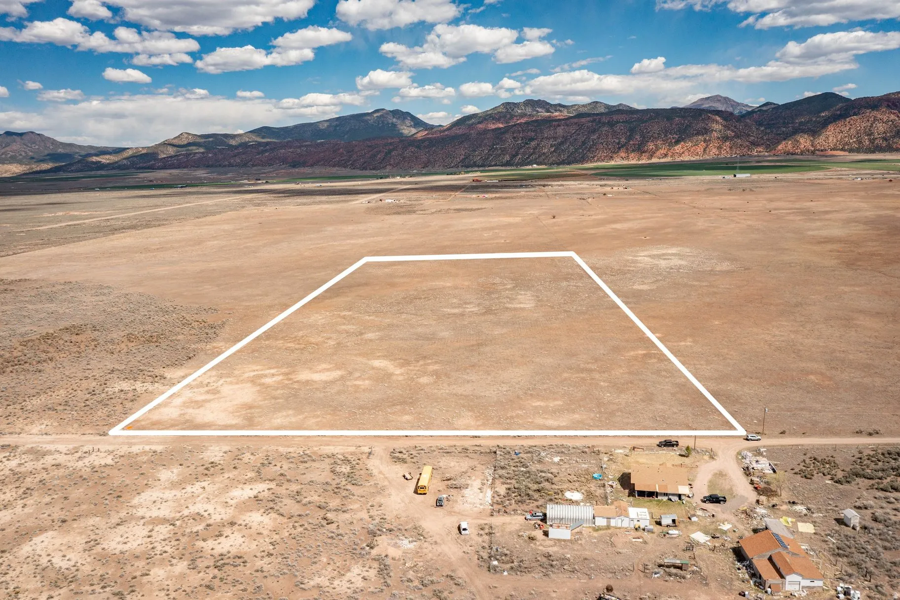 Mountain view with rural landscape and a desert landscape