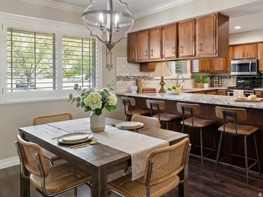 Virtually staged Dining room
