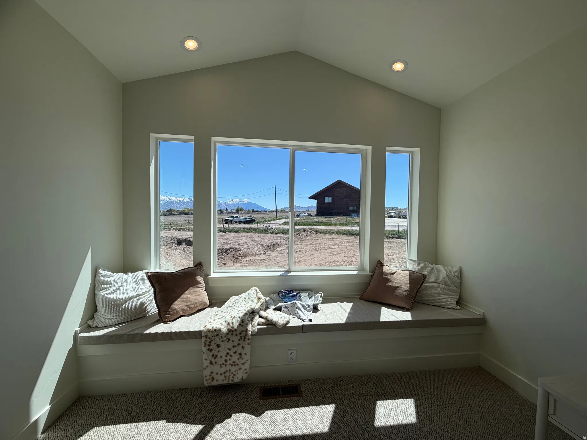 THIS IS A PHOTO OF A PREVIOUSLY BUILT HOME AN EXAMPLE OF THIS PLAN