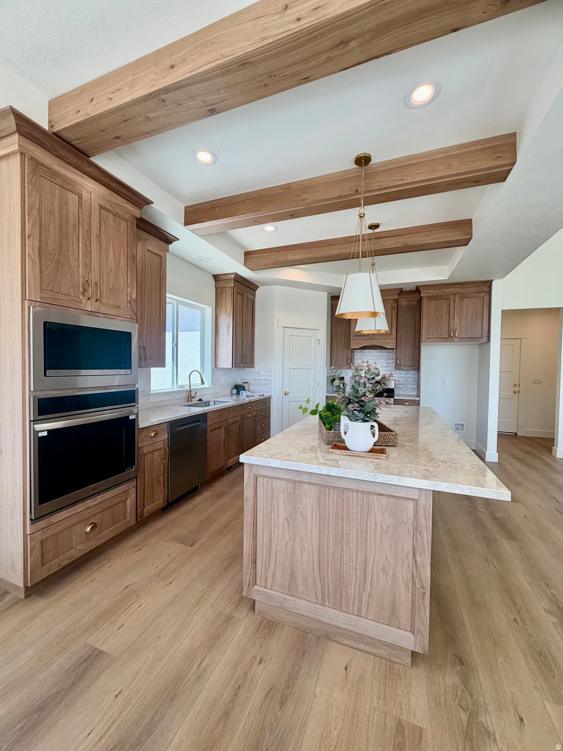THIS IS A PHOTO OF A PREVIOUSLY BUILT HOME AN EXAMPLE OF THIS PLAN
