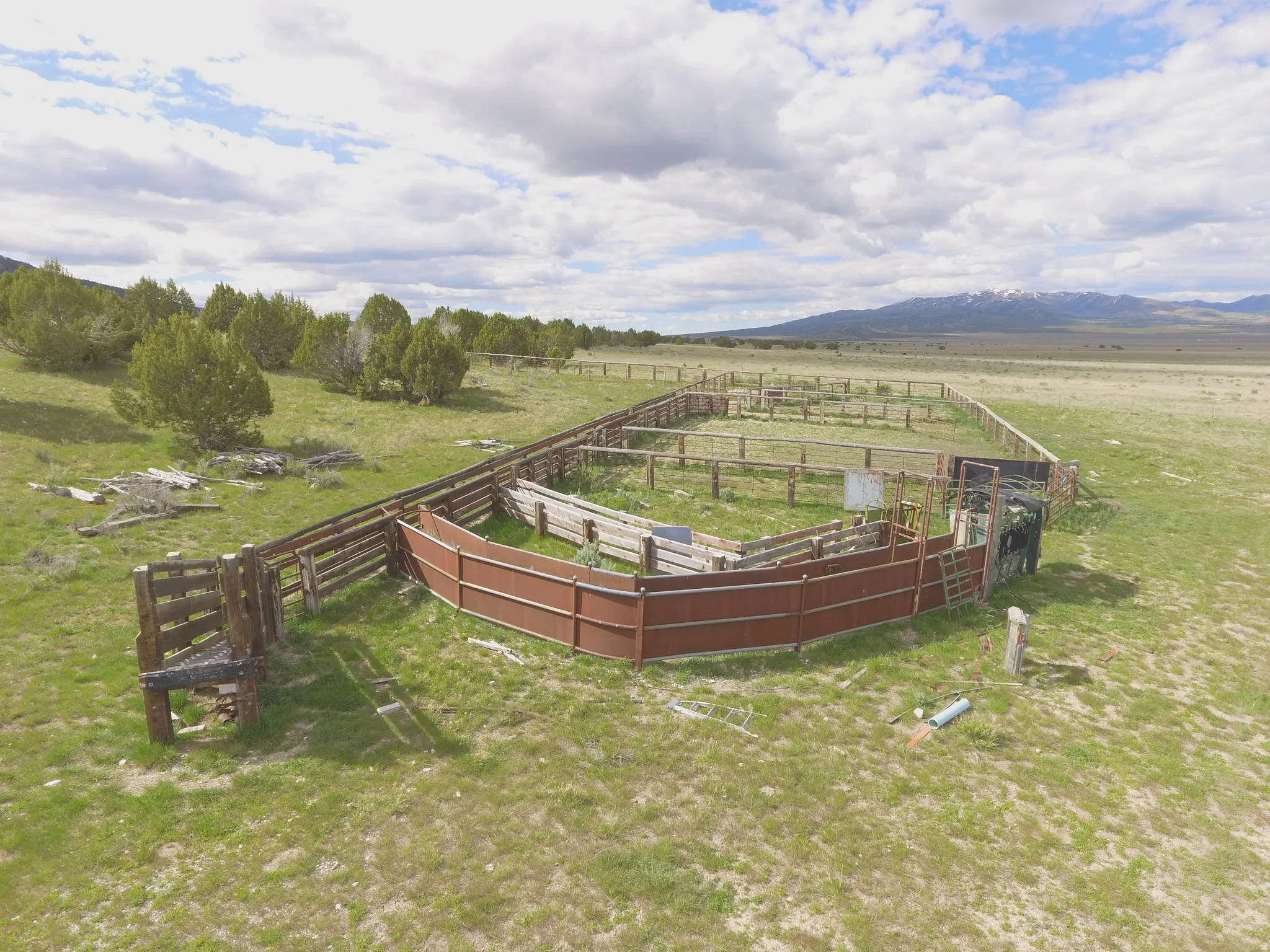 View of yard featuring a view of countryside and a mountain view