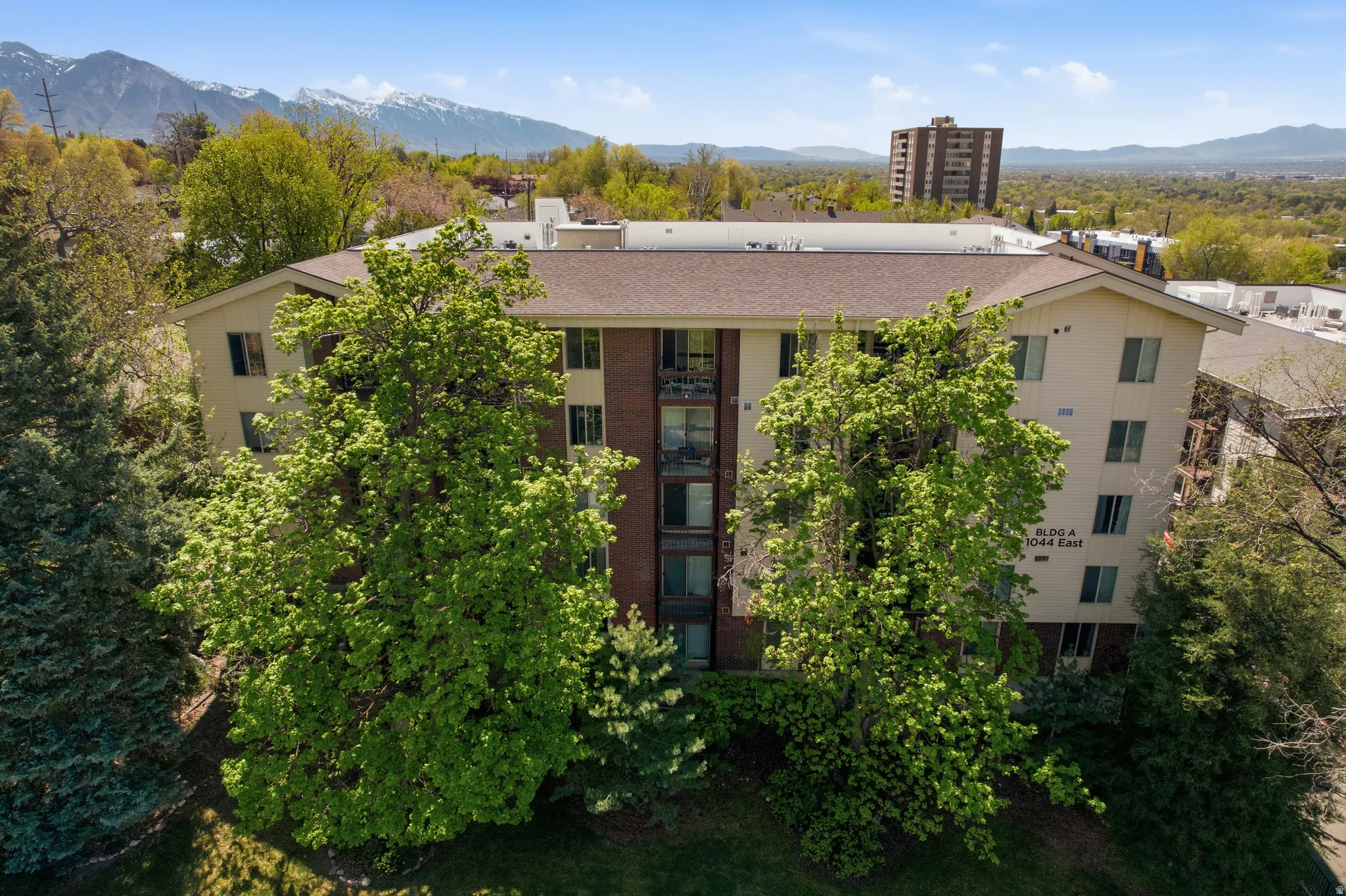 View of building B featuring a mountain view