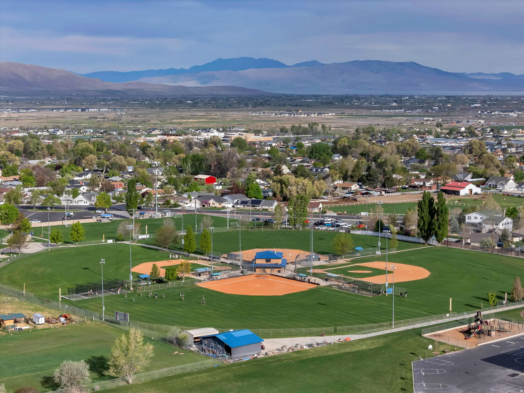 Surrounding community with a mountain view