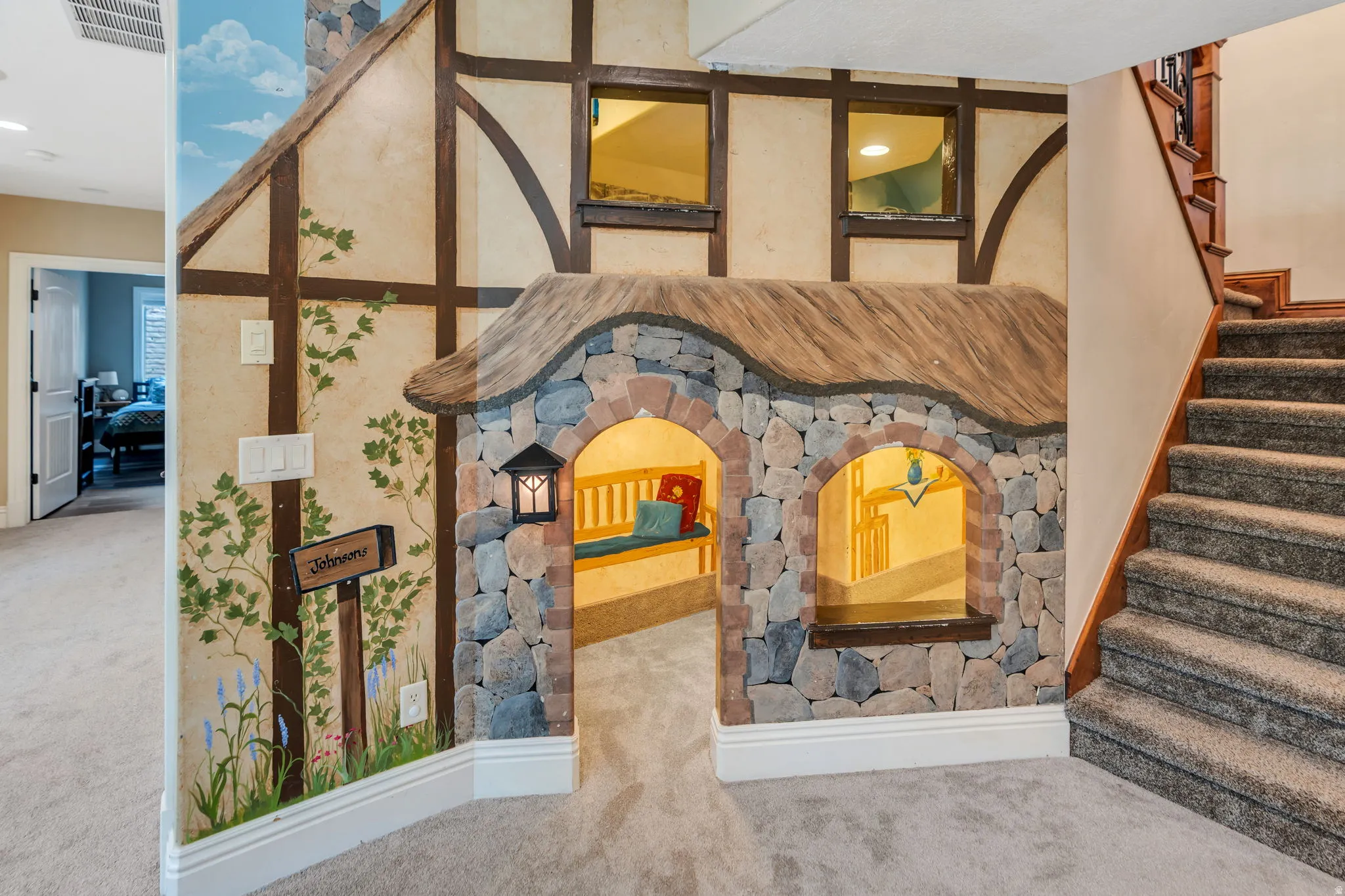 Detailed view of carpet floors