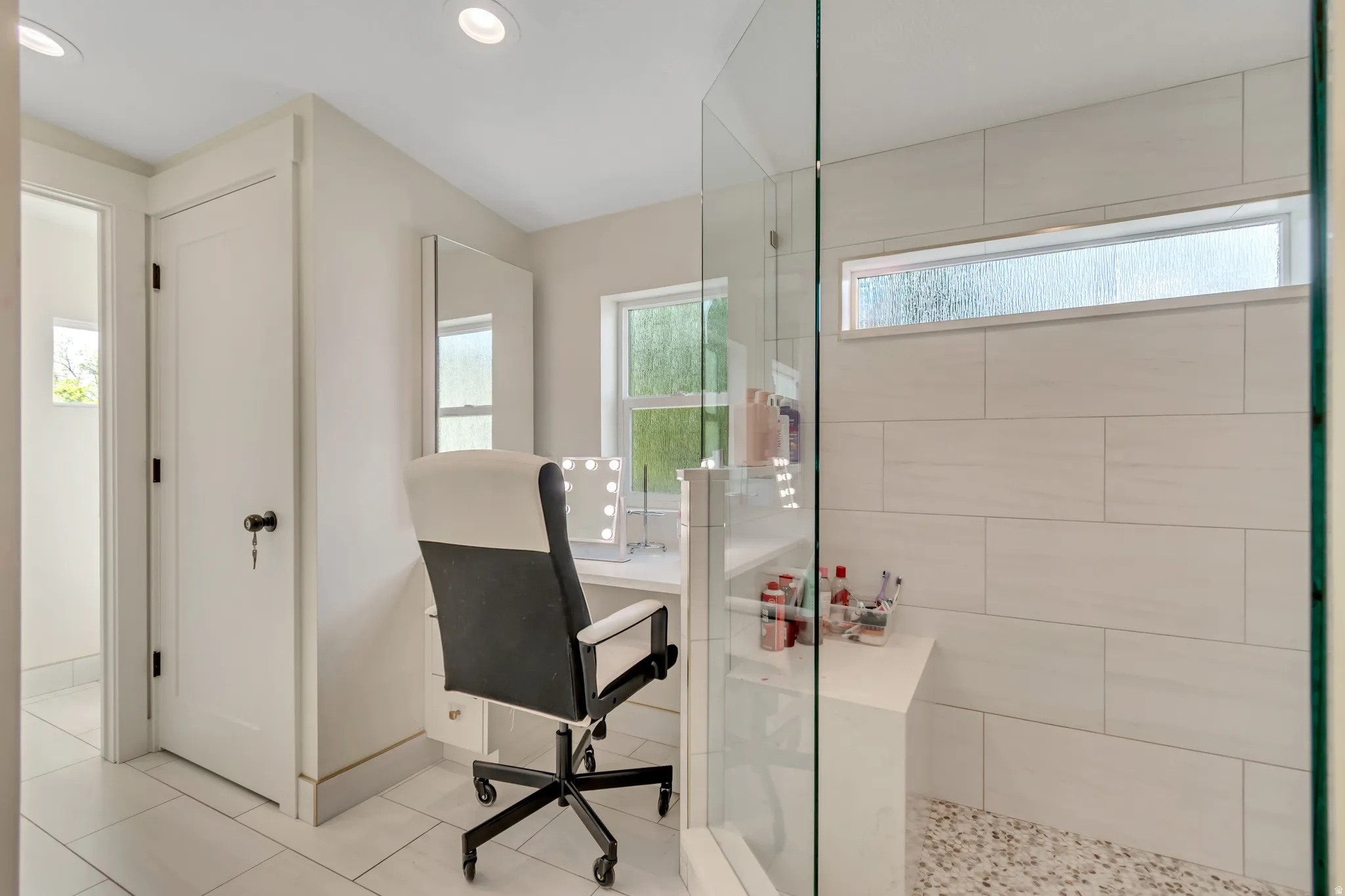 Second Level Primary Bathroom and Laundry