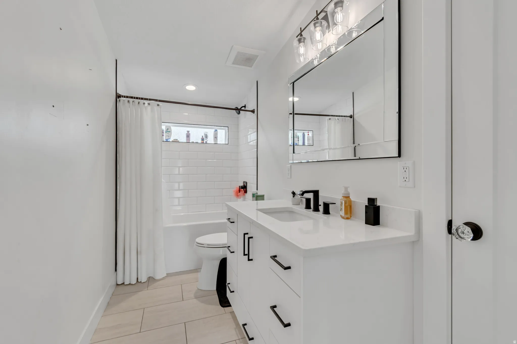 Second Level Hallway Full Bathroom