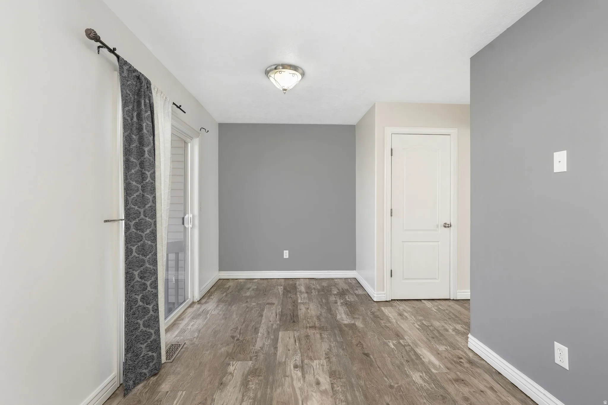 Kitchen Dining Area