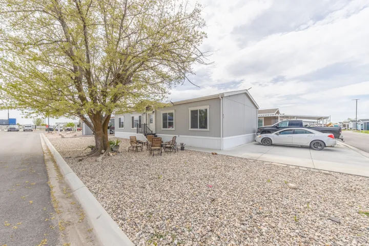 View of manufactured / mobile home