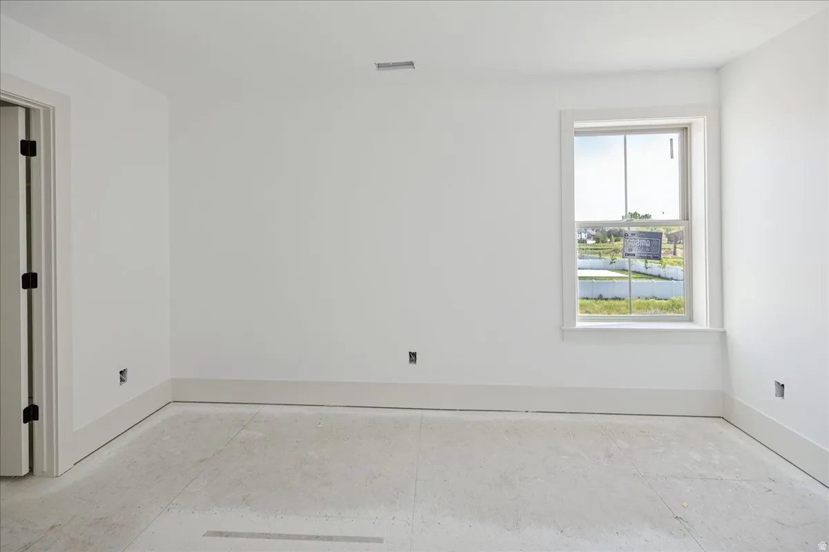 Upper Floor Guest Bed 3
