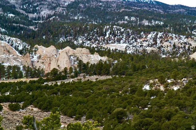 View of property location featuring a mountain backdrop