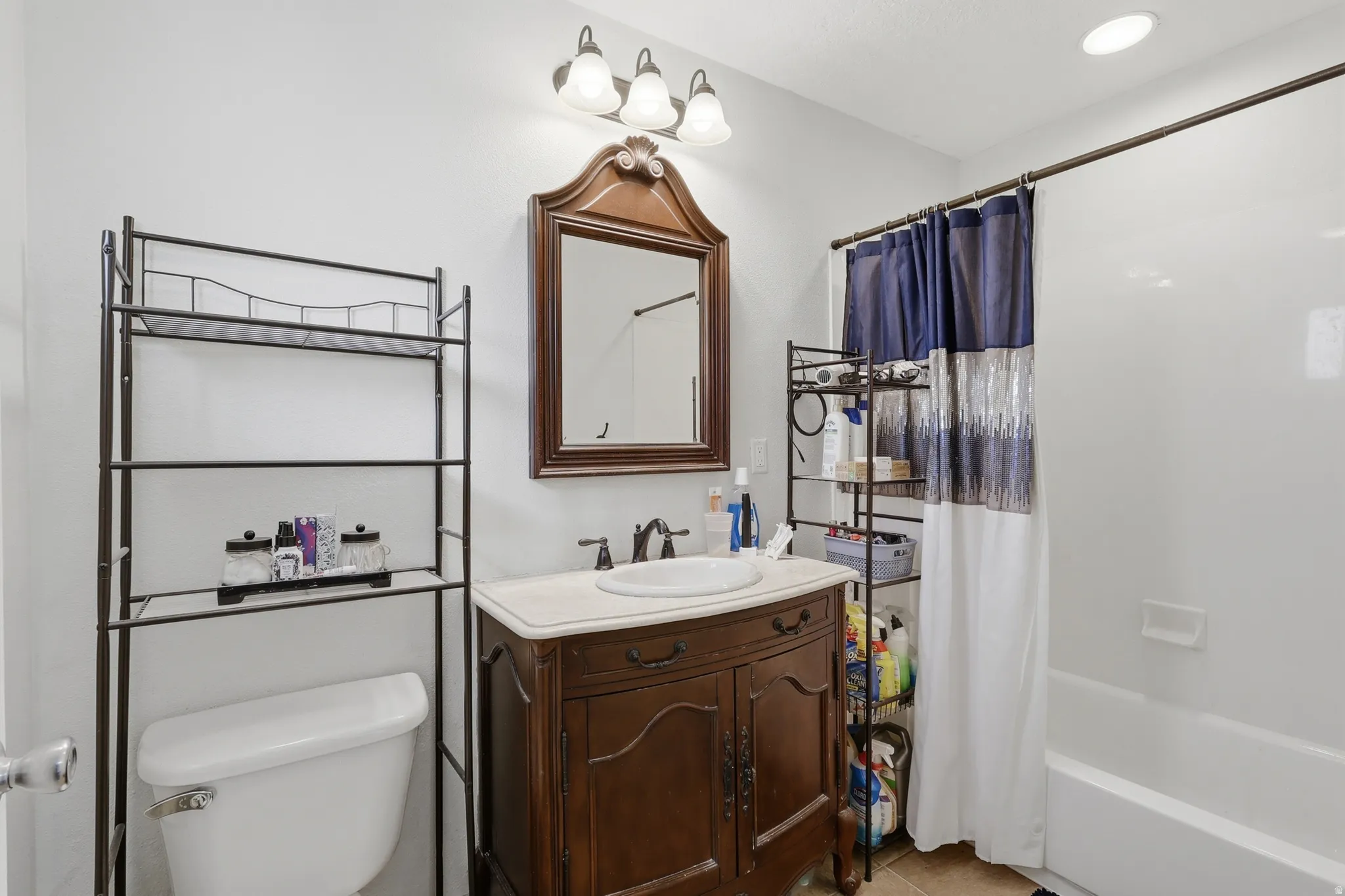 Master Bathroom with vanity & shower / bath combo