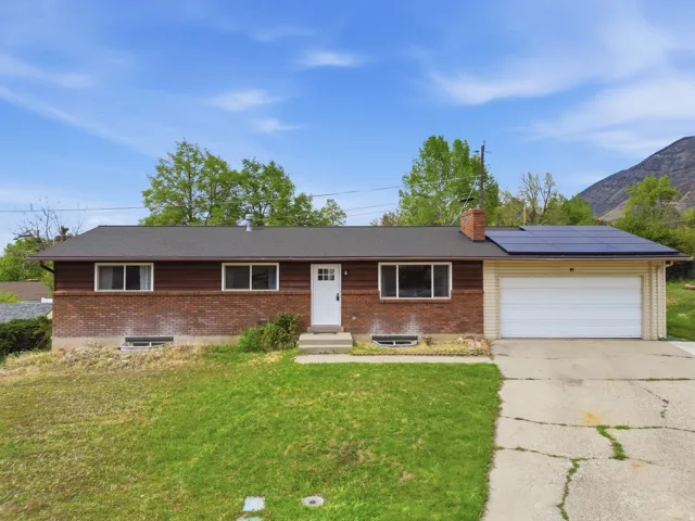 Ranch-style brick home with 2 car garage