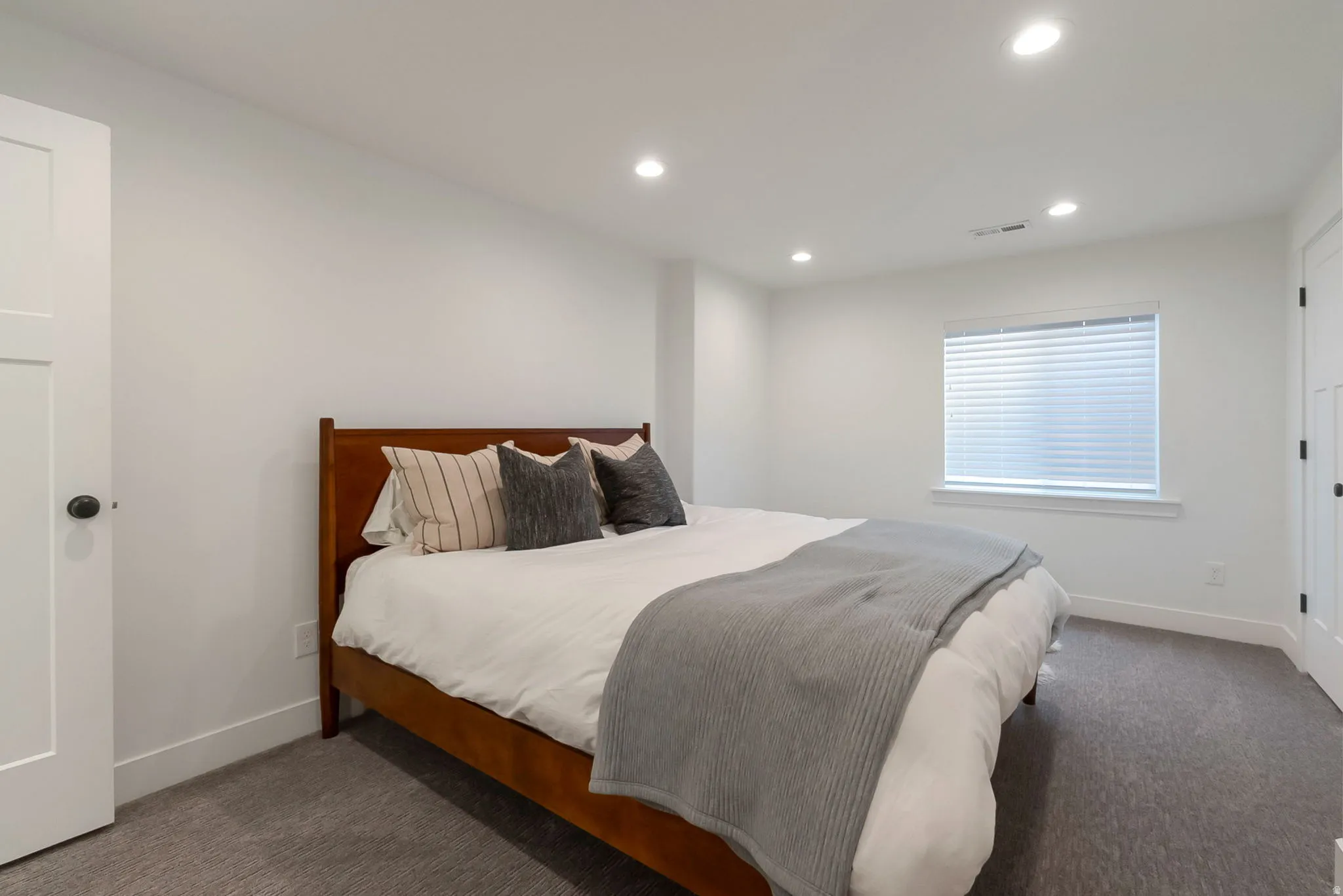 Downstairs guest bedroom!