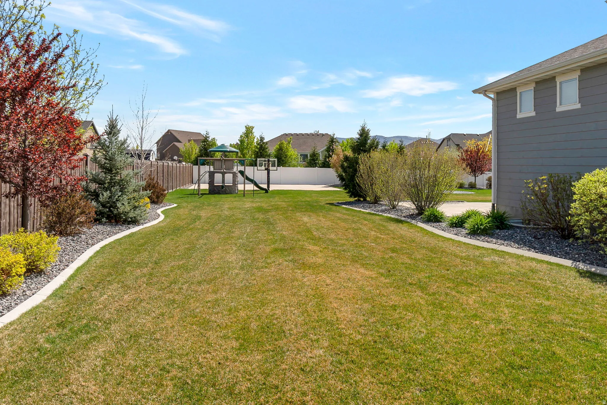 Landscaping curbing, simplified flowerbeds!