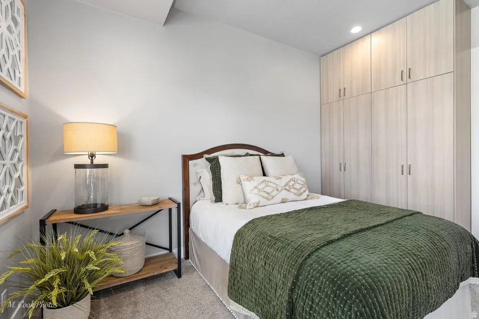 Bedroom with carpet floors
