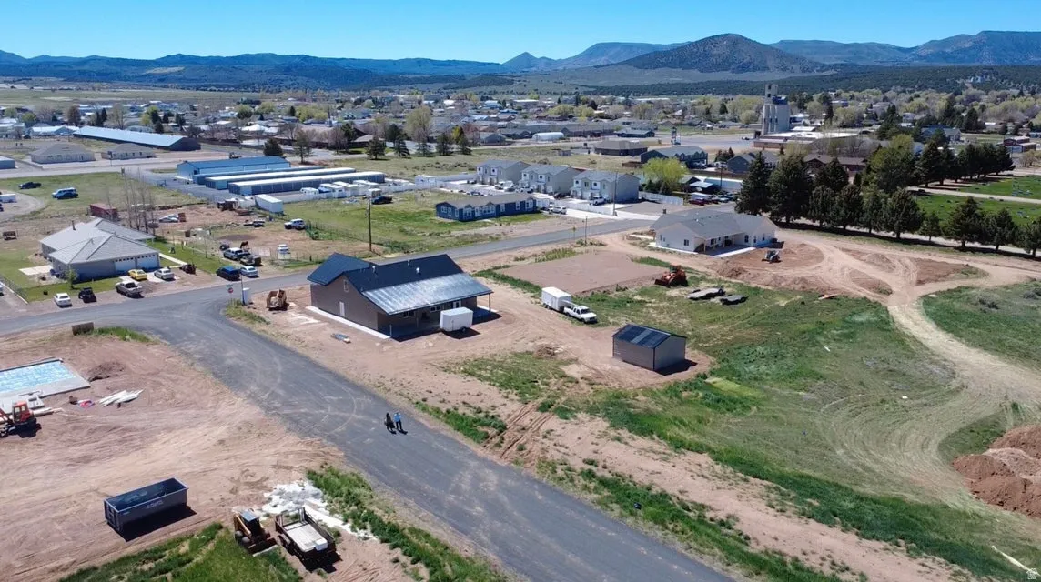 View of property location featuring a mountain backdrop