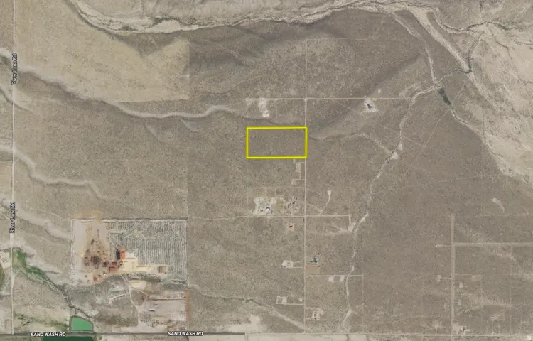 Aerial map of property and surrounding area