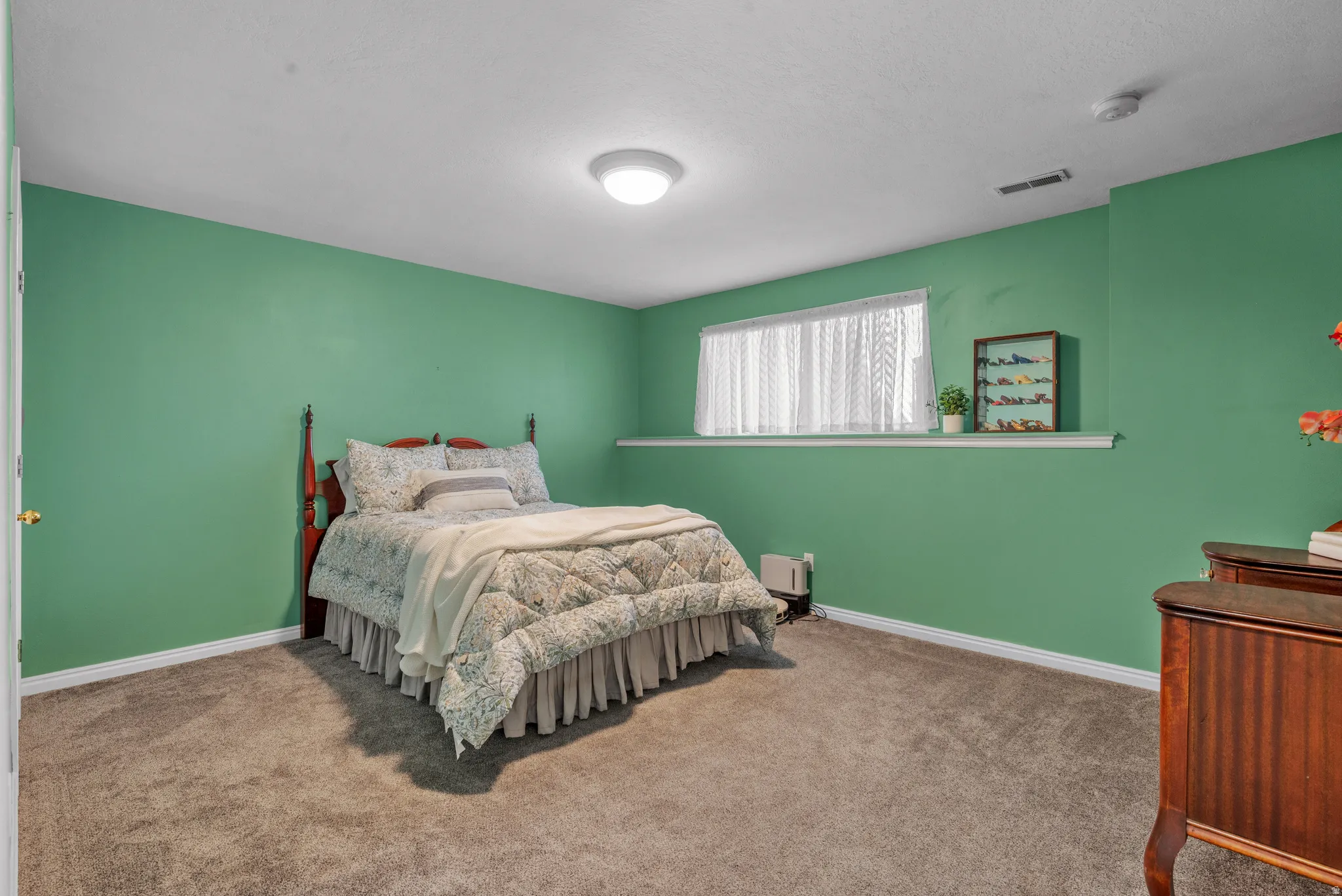 basement bedroom