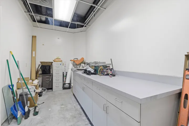 Miscellaneous room with concrete flooring