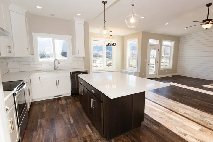 Photo is of previously built home. Some features in photo may be optional. Consult sales manager for more info.