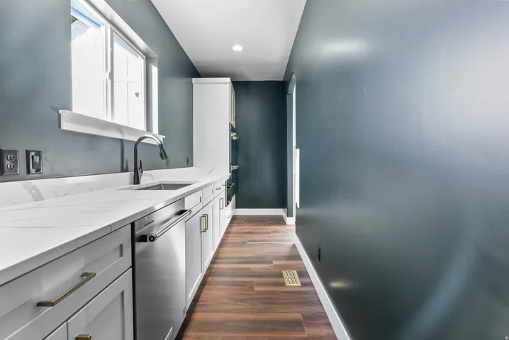 Butler pantry